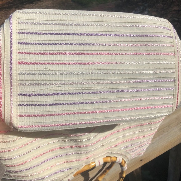 Bamboo handled purse - Picture 3 of 3